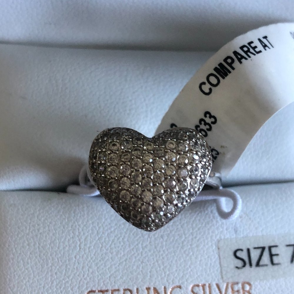 NIB Isabella M. Boston Sterling Silver Puffy Heart Ring w/ CZ – Size 7